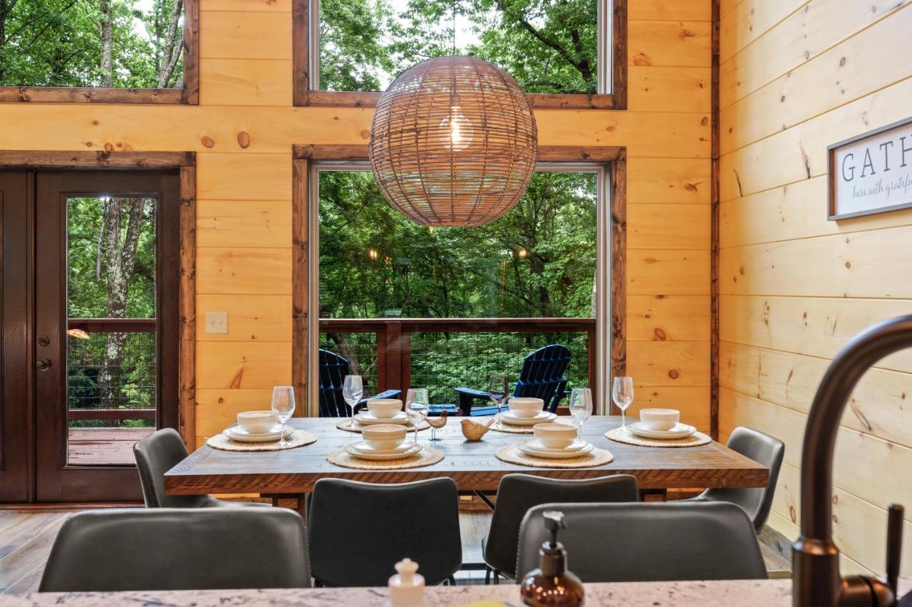 New Cozy Mountain Cabin Hot Tub Near Downtown Gatlinburg Exterior photo