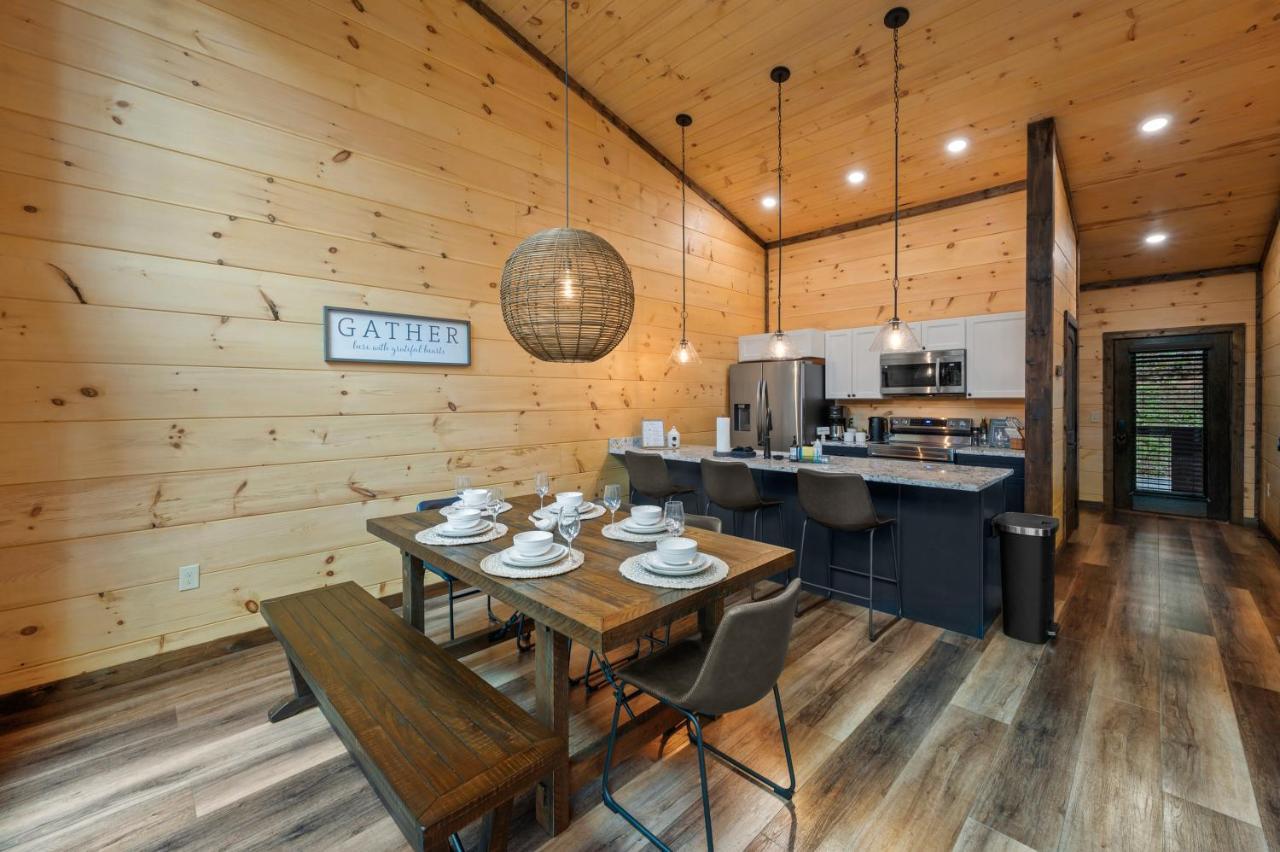 New Cozy Mountain Cabin Hot Tub Near Downtown Gatlinburg Exterior photo