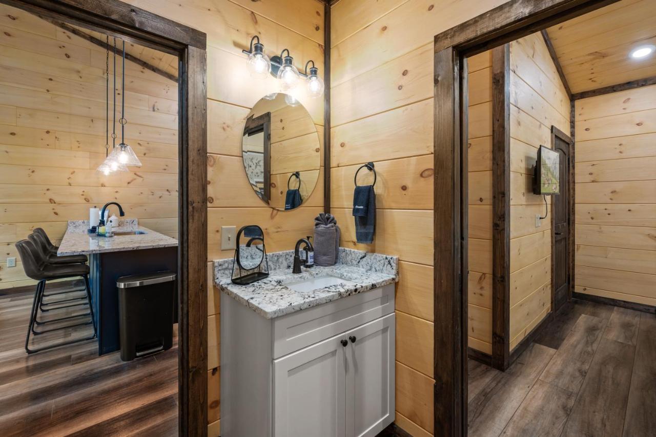 New Cozy Mountain Cabin Hot Tub Near Downtown Gatlinburg Exterior photo