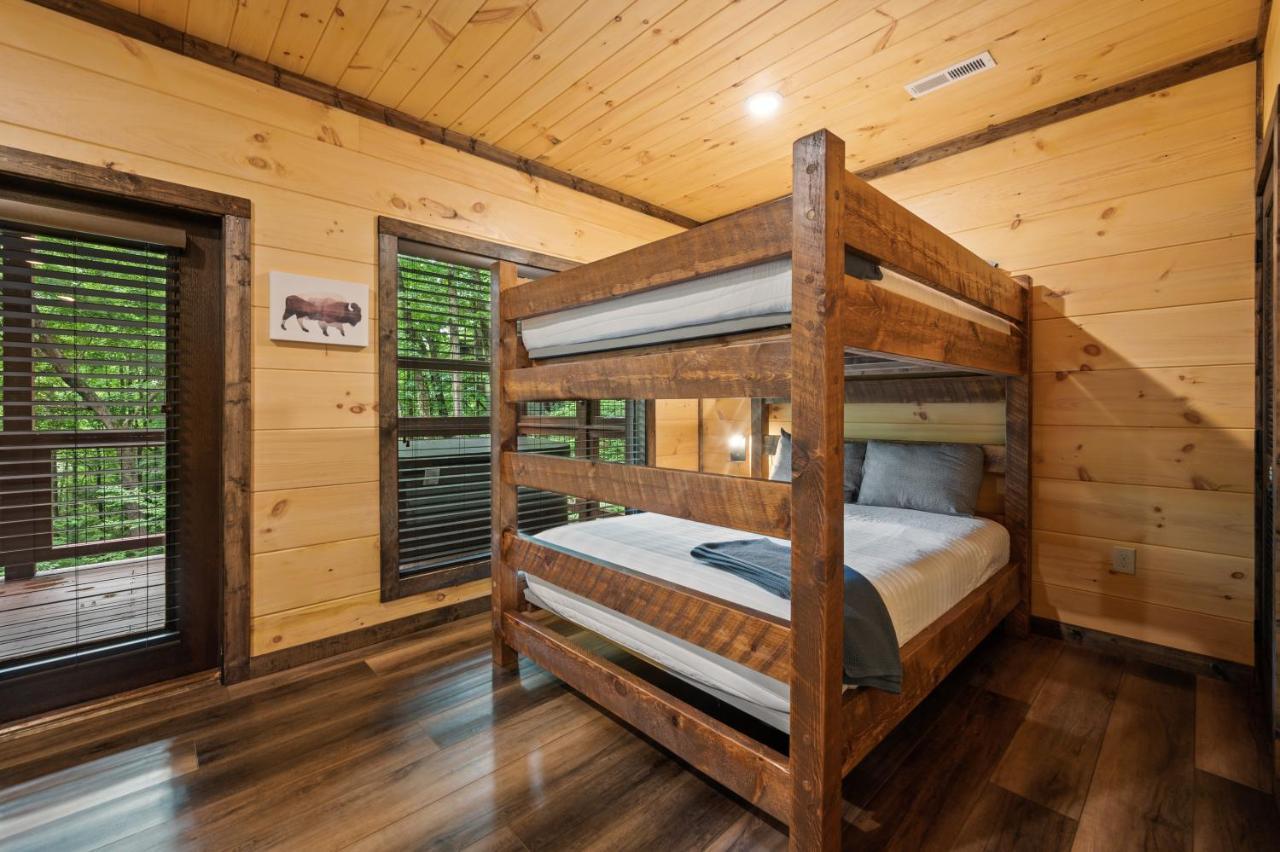 New Cozy Mountain Cabin Hot Tub Near Downtown Gatlinburg Exterior photo